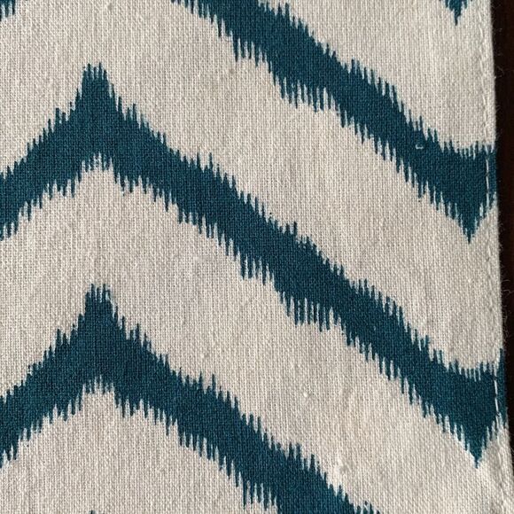 New Bundle of 12 Napkins & 12 Placemats - Chevron Ikat Rustic Farmhouse Style - Picture 10 of 12